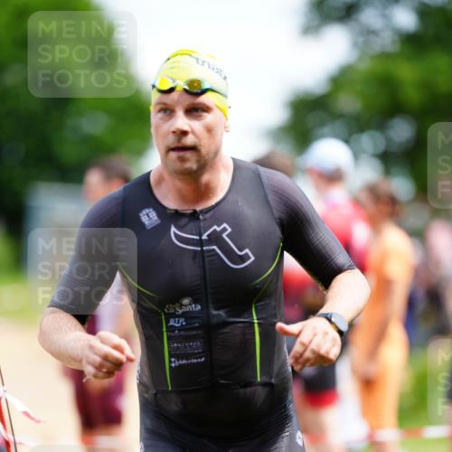 21.06.2026 - 29. Vierlanden-Triathlon LAZAROV Photography http://msf.ph/oto/9866183 21.06.2026 13:26:28 Schwimmen 1201, 1209 meine-sportfotos.de