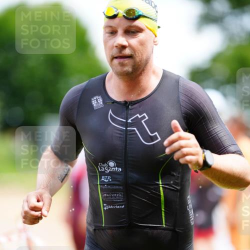 21.06.2026 - 29. Vierlanden-Triathlon LAZAROV Photography http://msf.ph/oto/9866185 21.06.2026 13:26:28 Schwimmen 1201, 1209 meine-sportfotos.de