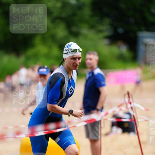 21.06.2026 - 29. Vierlanden-Triathlon LAZAROV Photography http://msf.ph/oto/9866317 21.06.2026 13:29:02 Schwimmen 1208 meine-sportfotos.de