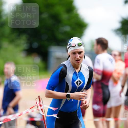 21.06.2026 - 29. Vierlanden-Triathlon LAZAROV Photography http://msf.ph/oto/9866322 21.06.2026 13:29:03 Schwimmen 1208 meine-sportfotos.de