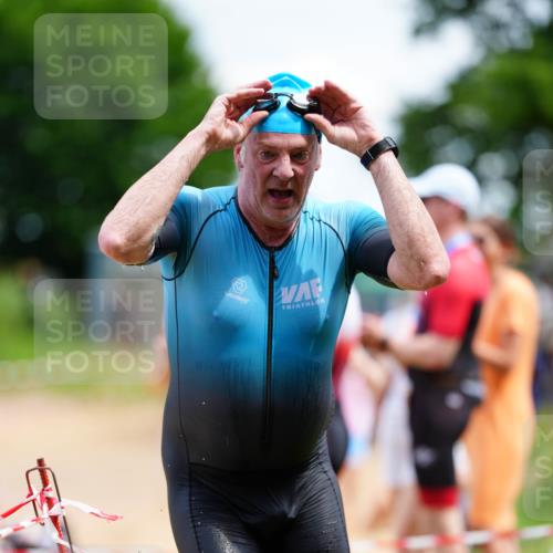 21.06.2026 - 29. Vierlanden-Triathlon LAZAROV Photography http://msf.ph/oto/9866335 21.06.2026 13:29:22 Schwimmen 1181 meine-sportfotos.de