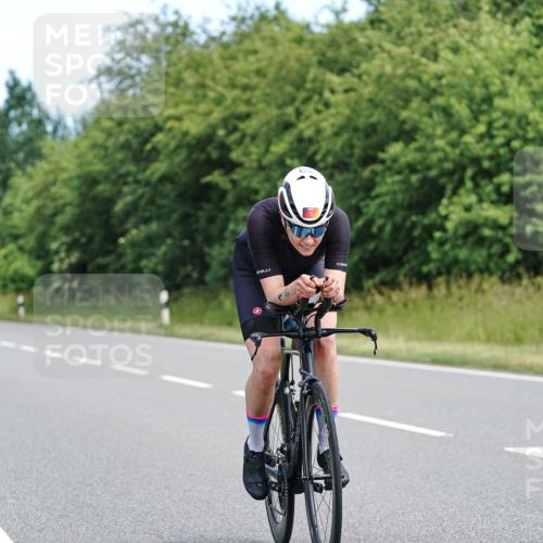 21.06.2026 - Viking Triathlon Michael Burmester http://msf.ph/oto/9866353 21.06.2026 12:05:45 Radfahren 16, 56, 58, 165, 198, 256, 282, 289, 382, 546, 625, 670 meine-sportfotos.de