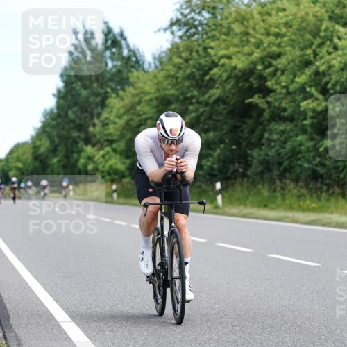 21.06.2026 - Viking Triathlon Michael Burmester http://msf.ph/oto/9866362 21.06.2026 12:05:48 Radfahren 16, 26, 56, 58, 165, 256, 282, 289, 382, 546, 625, 670 meine-sportfotos.de