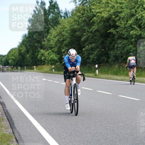 21.06.2026 - Viking Triathlon Michael Burmester http://msf.ph/oto/9866381 21.06.2026 12:06:06 Radfahren 26, 38, 218, 455, 532, 625 meine-sportfotos.de