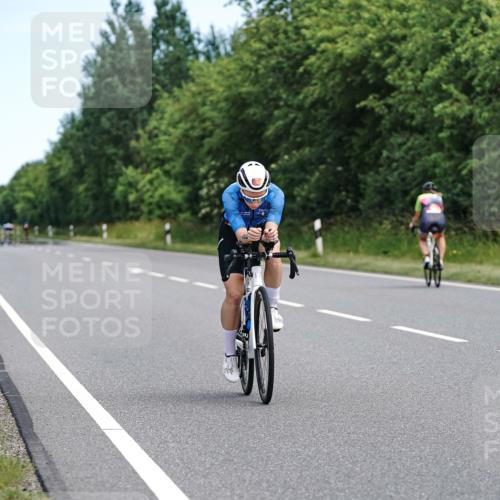 21.06.2026 - Viking Triathlon Michael Burmester http://msf.ph/oto/9866383 21.06.2026 12:06:06 Radfahren 26, 38, 218, 455, 532, 625 meine-sportfotos.de