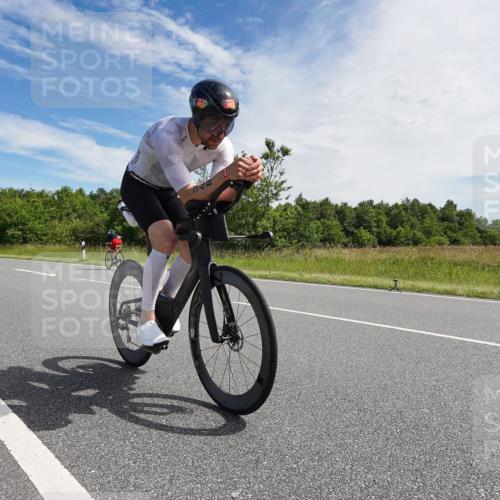 21.06.2026 - Viking Triathlon Michael Burmester http://msf.ph/oto/9866403 21.06.2026 11:26:59 Radfahren 41, 63, 65, 74, 94, 103, 111, 162, 211, 266, 270, 344, 348, 387, 460, 569, 608, 668 meine-sportfotos.de
