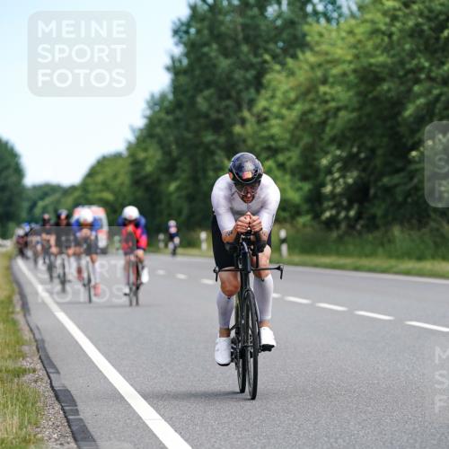 21.06.2026 - Viking Triathlon Michael Burmester http://msf.ph/oto/9866415 21.06.2026 12:07:11 Radfahren 44, 60, 166, 212, 245, 267, 316, 348, 387, 419, 562, 608, 615 meine-sportfotos.de