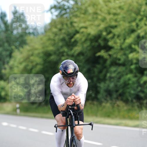21.06.2026 - Viking Triathlon Michael Burmester http://msf.ph/oto/9866417 21.06.2026 12:07:12 Radfahren 44, 60, 166, 212, 245, 267, 316, 348, 387, 419, 562, 608, 615 meine-sportfotos.de