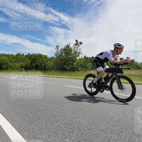 21.06.2026 - Viking Triathlon Michael Burmester http://msf.ph/oto/9866476 21.06.2026 11:27:55 Radfahren 38, 72, 95, 122, 186, 315, 357, 357, 417, 422, 438, 450, 513, 670 meine-sportfotos.de