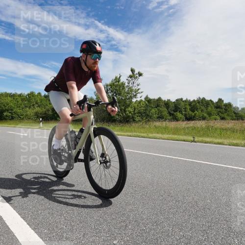 21.06.2026 - Viking Triathlon Michael Burmester http://msf.ph/oto/9866526 21.06.2026 11:28:40 Radfahren 197, 218, 303, 578, 626, 633 meine-sportfotos.de