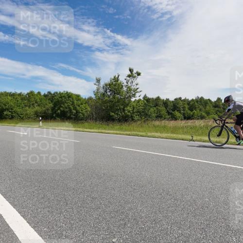 21.06.2026 - Viking Triathlon Michael Burmester http://msf.ph/oto/9866590 21.06.2026 11:30:01 Radfahren 34, 45, 125, 127, 150, 167, 188, 220, 300, 327, 333, 340, 356, 464, 519, 601, 615, 646, 656, 663 meine-sportfotos.de