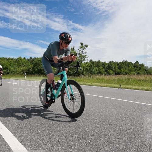 21.06.2026 - Viking Triathlon Michael Burmester http://msf.ph/oto/9866635 21.06.2026 11:30:46 Radfahren 152, 152, 296, 393, 410 meine-sportfotos.de