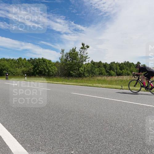 21.06.2026 - Viking Triathlon Michael Burmester http://msf.ph/oto/9866651 21.06.2026 11:30:59 Radfahren 104, 152, 393, 410, 492 meine-sportfotos.de