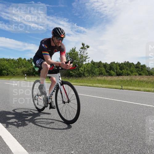 21.06.2026 - Viking Triathlon Michael Burmester http://msf.ph/oto/9866689 21.06.2026 11:31:44 Radfahren 14, 80, 88, 109, 145, 180, 195, 206, 302, 325, 334, 379, 379, 383, 446, 454, 461, 482, 500, 528, 579, 614 meine-sportfotos.de
