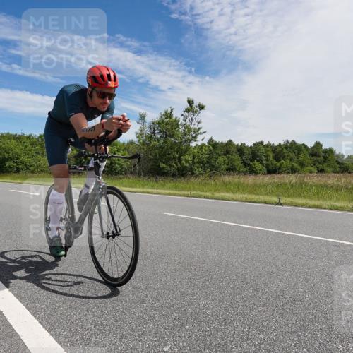 21.06.2026 - Viking Triathlon Michael Burmester http://msf.ph/oto/9866831 21.06.2026 11:34:36 Radfahren 18, 131, 131, 399, 432, 539 meine-sportfotos.de