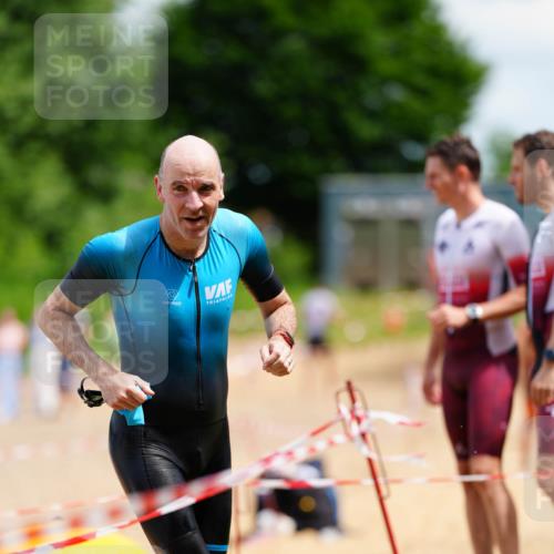 21.06.2026 - 29. Vierlanden-Triathlon LAZAROV Photography http://msf.ph/oto/9866832 21.06.2026 13:30:05 Schwimmen 1182, 1189 meine-sportfotos.de