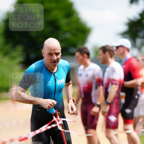 21.06.2026 - 29. Vierlanden-Triathlon LAZAROV Photography http://msf.ph/oto/9866833 21.06.2026 13:30:05 Schwimmen 1182, 1189 meine-sportfotos.de