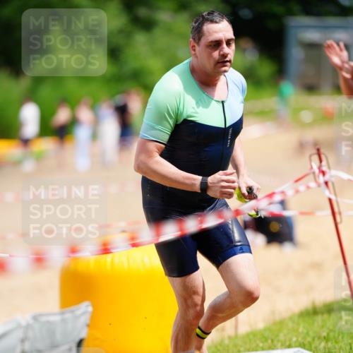 21.06.2026 - 29. Vierlanden-Triathlon LAZAROV Photography http://msf.ph/oto/9866854 21.06.2026 13:30:15 Schwimmen 1189, 1228 meine-sportfotos.de