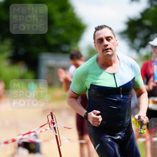 21.06.2026 - 29. Vierlanden-Triathlon LAZAROV Photography http://msf.ph/oto/9866856 21.06.2026 13:30:16 Schwimmen 1189, 1228 meine-sportfotos.de