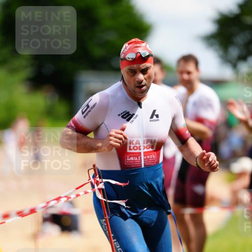21.06.2026 - 29. Vierlanden-Triathlon LAZAROV Photography http://msf.ph/oto/9866868 21.06.2026 13:30:21 Schwimmen 1096, 1189, 1228 meine-sportfotos.de