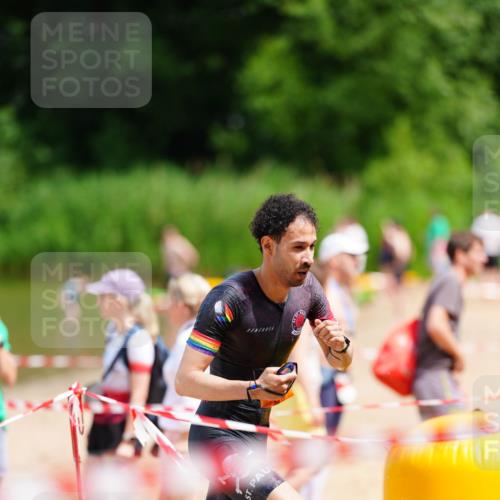 21.06.2026 - 29. Vierlanden-Triathlon LAZAROV Photography http://msf.ph/oto/9866873 21.06.2026 13:30:27 Schwimmen 1096, 1228 meine-sportfotos.de