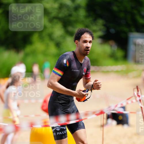 21.06.2026 - 29. Vierlanden-Triathlon LAZAROV Photography http://msf.ph/oto/9866877 21.06.2026 13:30:28 Schwimmen 1096, 1228 meine-sportfotos.de