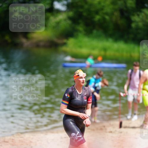 21.06.2026 - 29. Vierlanden-Triathlon LAZAROV Photography http://msf.ph/oto/9866888 21.06.2026 13:31:04 Schwimmen 1211 meine-sportfotos.de