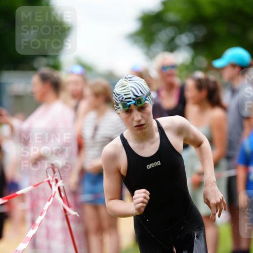 21.06.2026 - 29. Vierlanden-Triathlon LAZAROV Photography http://msf.ph/oto/9866911 21.06.2026 14:35:41 Schwimmen  meine-sportfotos.de