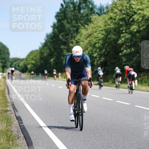 21.06.2026 - Viking Triathlon Michael Burmester http://msf.ph/oto/9866926 21.06.2026 12:14:00 Radfahren 61, 93, 254, 449, 515, 564, 629, 641, 653 meine-sportfotos.de