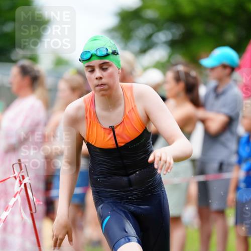 21.06.2026 - 29. Vierlanden-Triathlon LAZAROV Photography http://msf.ph/oto/9867048 21.06.2026 14:37:31 Schwimmen 1255, 1257, 1276 meine-sportfotos.de