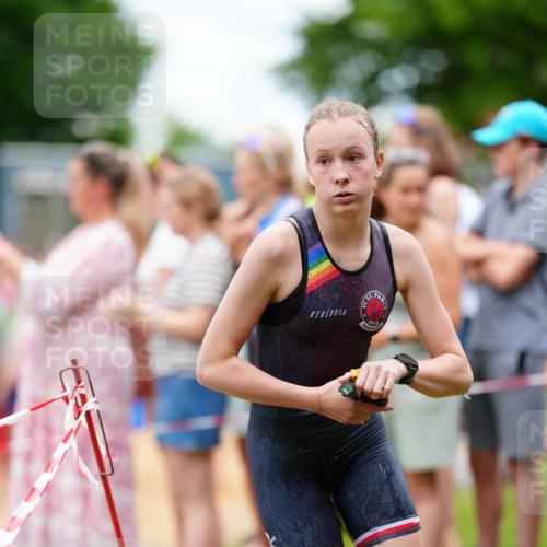 21.06.2026 - 29. Vierlanden-Triathlon LAZAROV Photography http://msf.ph/oto/9867056 21.06.2026 14:37:44 Schwimmen 1236, 1253, 1268 meine-sportfotos.de