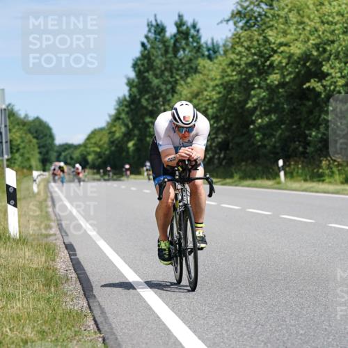21.06.2026 - Viking Triathlon Michael Burmester http://msf.ph/oto/9867117 21.06.2026 12:15:54 Radfahren 21, 178, 184, 184, 195, 248, 334, 389, 394, 405, 521, 551, 590, 590, 603, 651 meine-sportfotos.de
