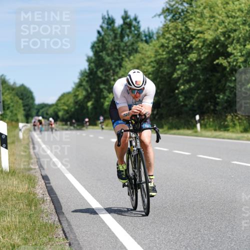 21.06.2026 - Viking Triathlon Michael Burmester http://msf.ph/oto/9867121 21.06.2026 12:15:54 Radfahren 21, 178, 184, 184, 195, 248, 334, 389, 394, 405, 521, 551, 590, 590, 603, 651 meine-sportfotos.de