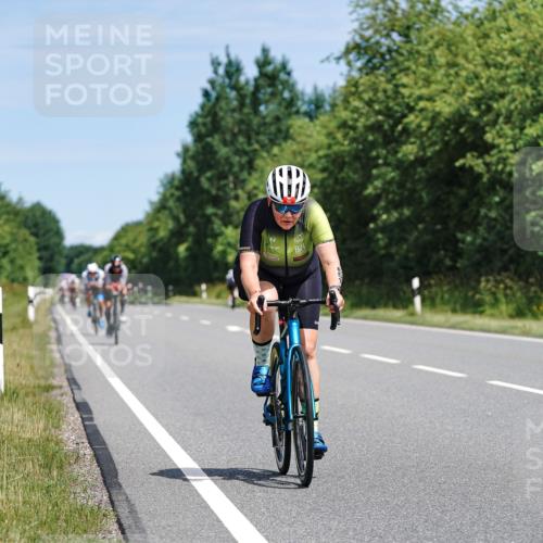21.06.2026 - Viking Triathlon Michael Burmester http://msf.ph/oto/9867146 21.06.2026 12:16:07 Radfahren 22, 178, 184, 195, 248, 264, 333, 347, 377, 394, 405, 405, 511, 521, 538, 551, 590, 603, 651 meine-sportfotos.de
