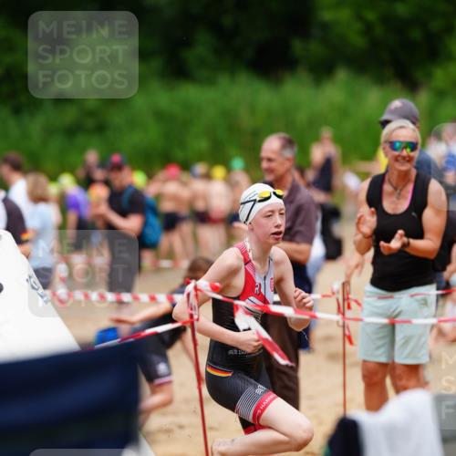 21.06.2026 - 29. Vierlanden-Triathlon LAZAROV Photography http://msf.ph/oto/9867172 21.06.2026 14:40:20 Schwimmen 1291 meine-sportfotos.de
