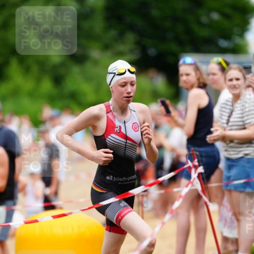 21.06.2026 - 29. Vierlanden-Triathlon LAZAROV Photography http://msf.ph/oto/9867180 21.06.2026 14:40:20 Schwimmen 1291 meine-sportfotos.de
