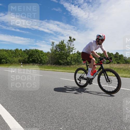 21.06.2026 - Viking Triathlon Michael Burmester http://msf.ph/oto/9867200 21.06.2026 11:37:14 Radfahren 271, 312, 312, 329, 332, 609, 667 meine-sportfotos.de