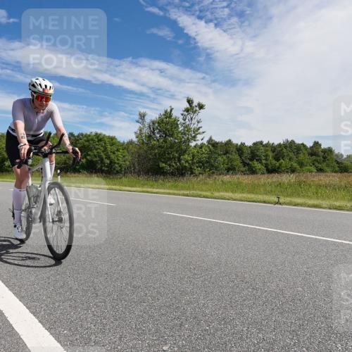 21.06.2026 - Viking Triathlon Michael Burmester http://msf.ph/oto/9867246 21.06.2026 11:37:57 Radfahren 13, 13, 30, 48, 54, 170, 200, 249, 251, 310, 323, 343, 352, 391, 404, 472, 534, 543, 568, 620, 635 meine-sportfotos.de