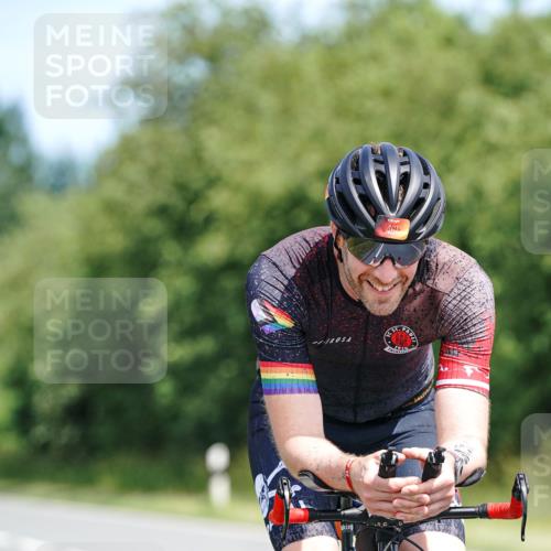 21.06.2026 - Viking Triathlon Michael Burmester http://msf.ph/oto/9867328 21.06.2026 12:17:52 Radfahren 200, 253, 285, 354, 354, 363, 404, 439, 440, 458, 461, 539, 550, 568, 576, 604 meine-sportfotos.de