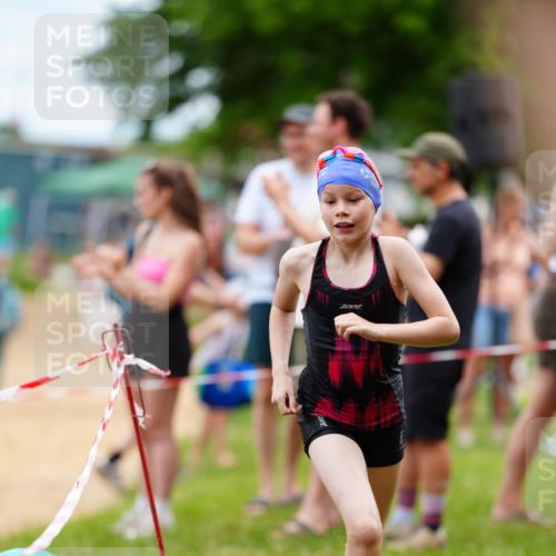21.06.2026 - 29. Vierlanden-Triathlon LAZAROV Photography http://msf.ph/oto/9867369 21.06.2026 14:51:01 Schwimmen 1309 meine-sportfotos.de