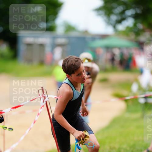 21.06.2026 - 29. Vierlanden-Triathlon LAZAROV Photography http://msf.ph/oto/9867410 21.06.2026 15:01:47 Schwimmen  meine-sportfotos.de
