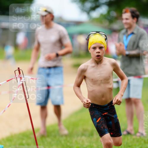 21.06.2026 - 29. Vierlanden-Triathlon LAZAROV Photography http://msf.ph/oto/9867443 21.06.2026 15:01:58 Schwimmen  meine-sportfotos.de