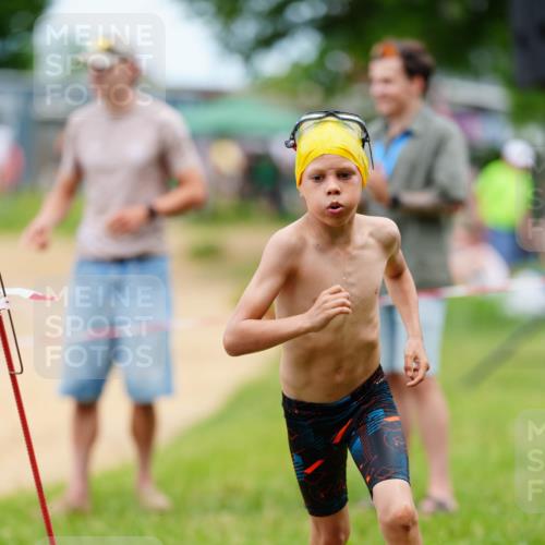 21.06.2026 - 29. Vierlanden-Triathlon LAZAROV Photography http://msf.ph/oto/9867447 21.06.2026 15:01:58 Schwimmen  meine-sportfotos.de