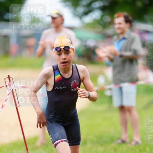 21.06.2026 - 29. Vierlanden-Triathlon LAZAROV Photography http://msf.ph/oto/9867458 21.06.2026 15:02:03 Schwimmen  meine-sportfotos.de