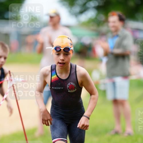 21.06.2026 - 29. Vierlanden-Triathlon LAZAROV Photography http://msf.ph/oto/9867459 21.06.2026 15:02:03 Schwimmen  meine-sportfotos.de