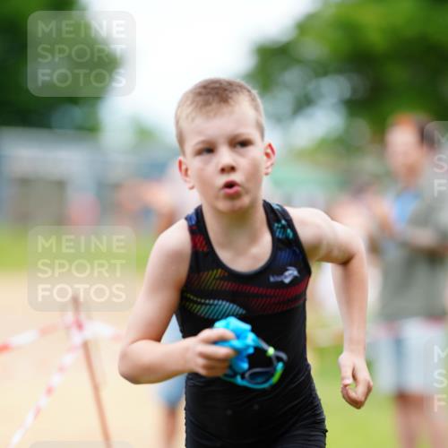 21.06.2026 - 29. Vierlanden-Triathlon LAZAROV Photography http://msf.ph/oto/9867468 21.06.2026 15:02:05 Schwimmen  meine-sportfotos.de