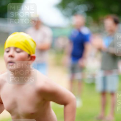 21.06.2026 - 29. Vierlanden-Triathlon LAZAROV Photography http://msf.ph/oto/9867486 21.06.2026 15:02:12 Schwimmen  meine-sportfotos.de