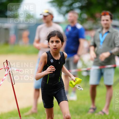 21.06.2026 - 29. Vierlanden-Triathlon LAZAROV Photography http://msf.ph/oto/9867490 21.06.2026 15:02:14 Schwimmen  meine-sportfotos.de