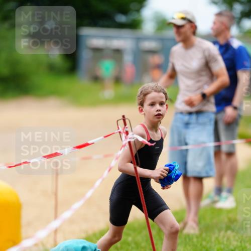 21.06.2026 - 29. Vierlanden-Triathlon LAZAROV Photography http://msf.ph/oto/9867506 21.06.2026 15:02:32 Schwimmen  meine-sportfotos.de