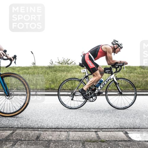 21.06.2026 - 29. Vierlanden-Triathlon H.Heesch http://msf.ph/oto/9867515 21.06.2026 10:34:38 Radfahren 92, 141, 178, 350, 363, 414, 554, 560 meine-sportfotos.de
